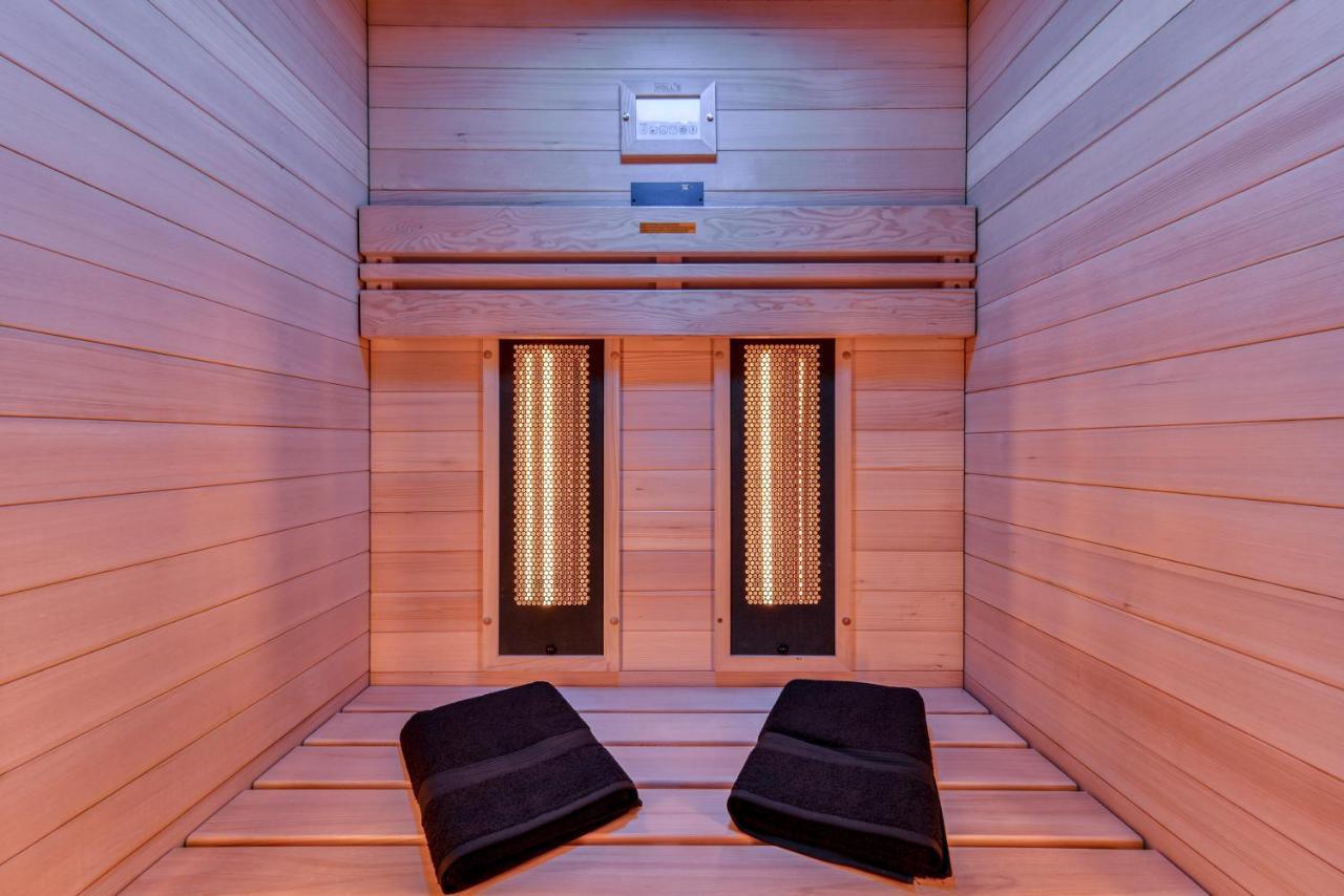 Les Gites De Laure - O Lit Divin, Instant De Volupte, Balneo Sauna, Climatisation, Netflix, 160M De La Cite Medievale Carcassonne Exterior foto