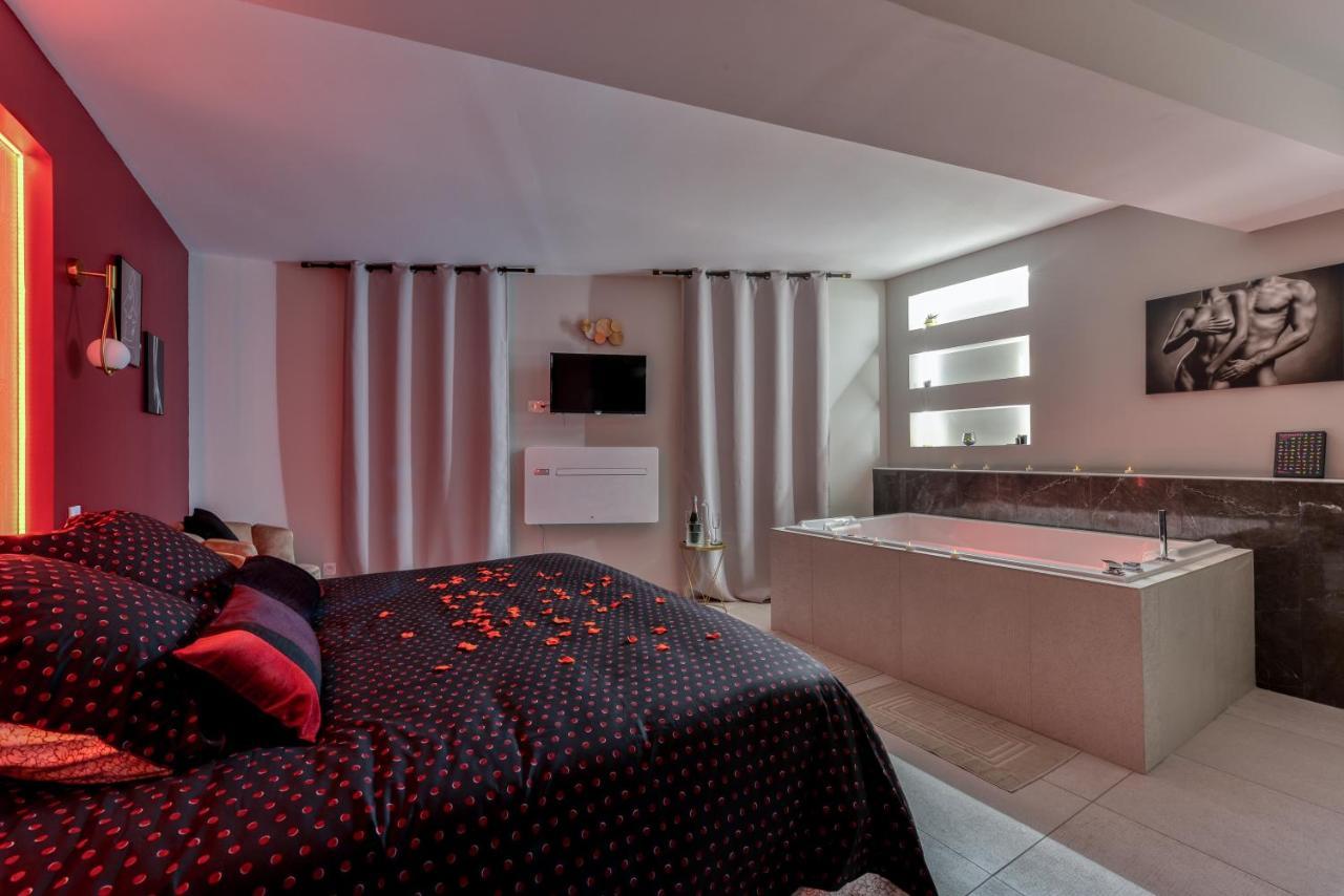 Les Gites De Laure - O Lit Divin, Instant De Volupte, Balneo Sauna, Climatisation, Netflix, 160M De La Cite Medievale Carcassonne Exterior foto