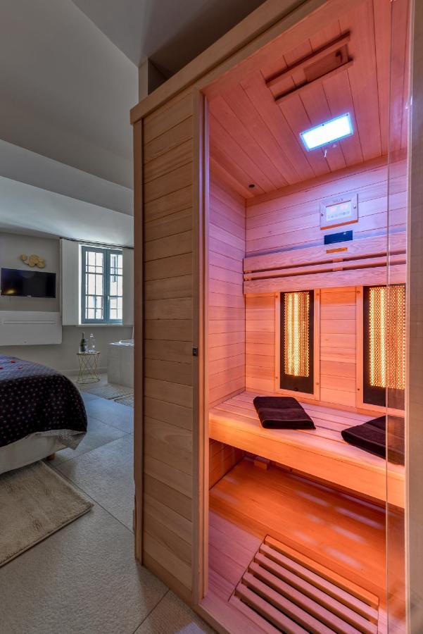 Les Gites De Laure - O Lit Divin, Instant De Volupte, Balneo Sauna, Climatisation, Netflix, 160M De La Cite Medievale Carcassonne Exterior foto