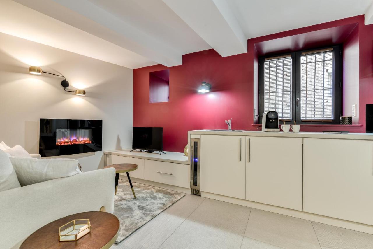 Les Gites De Laure - O Lit Divin, Instant De Volupte, Balneo Sauna, Climatisation, Netflix, 160M De La Cite Medievale Carcassonne Exterior foto
