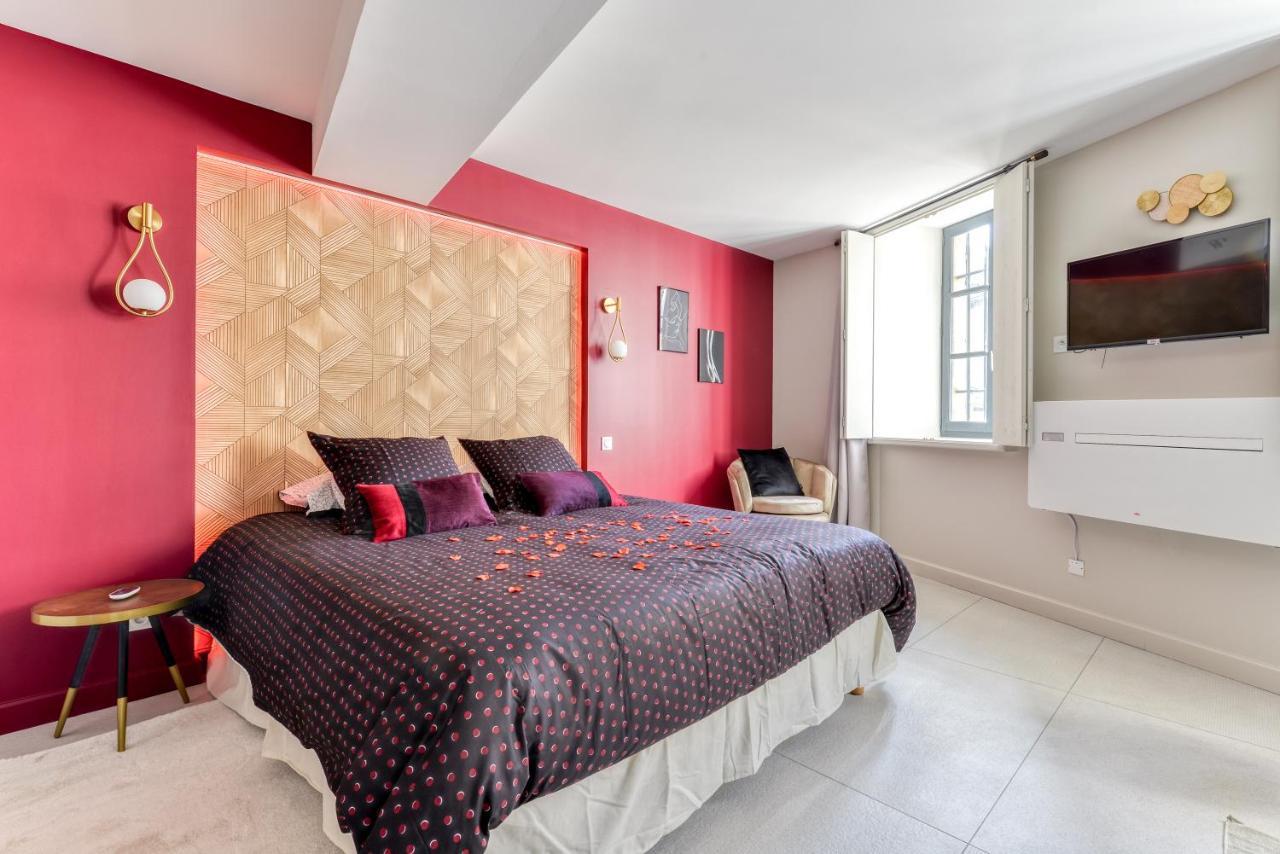Les Gites De Laure - O Lit Divin, Instant De Volupte, Balneo Sauna, Climatisation, Netflix, 160M De La Cite Medievale Carcassonne Exterior foto