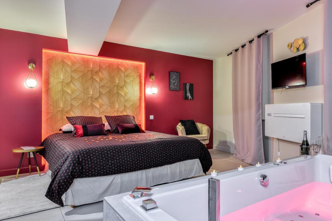 Les Gites De Laure - O Lit Divin, Instant De Volupte, Balneo Sauna, Climatisation, Netflix, 160M De La Cite Medievale Carcassonne Exterior foto