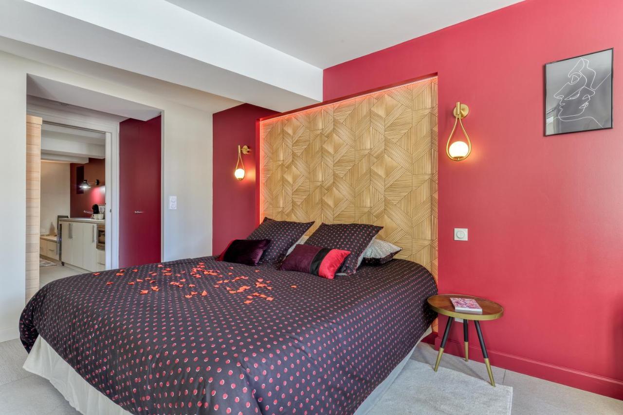Les Gites De Laure - O Lit Divin, Instant De Volupte, Balneo Sauna, Climatisation, Netflix, 160M De La Cite Medievale Carcassonne Exterior foto